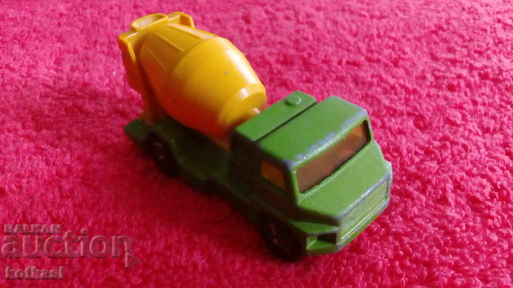 Old metal truck Concrete truck CORGI BRITAIN - 7 Old metal truck Concrete truck CORGI BRITAIN - 7