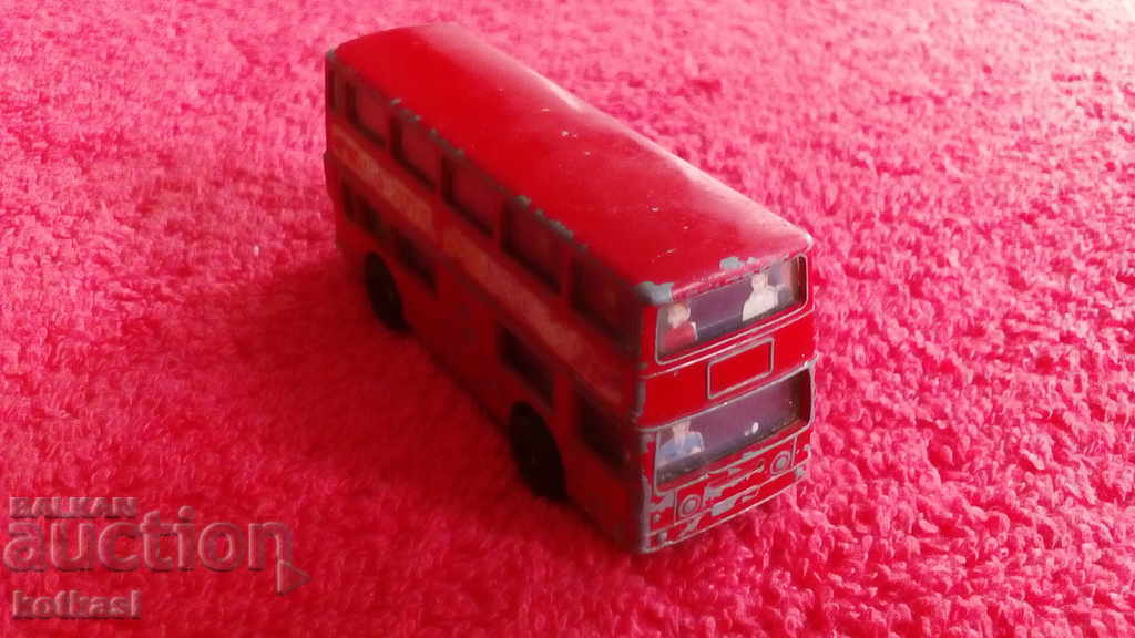 Стар метален двуетажен Автобус CORGI BRITAIN DAIMLER - 7 Стар метален двуетажен Автобус CORGI BRITAIN DAIMLER - 7