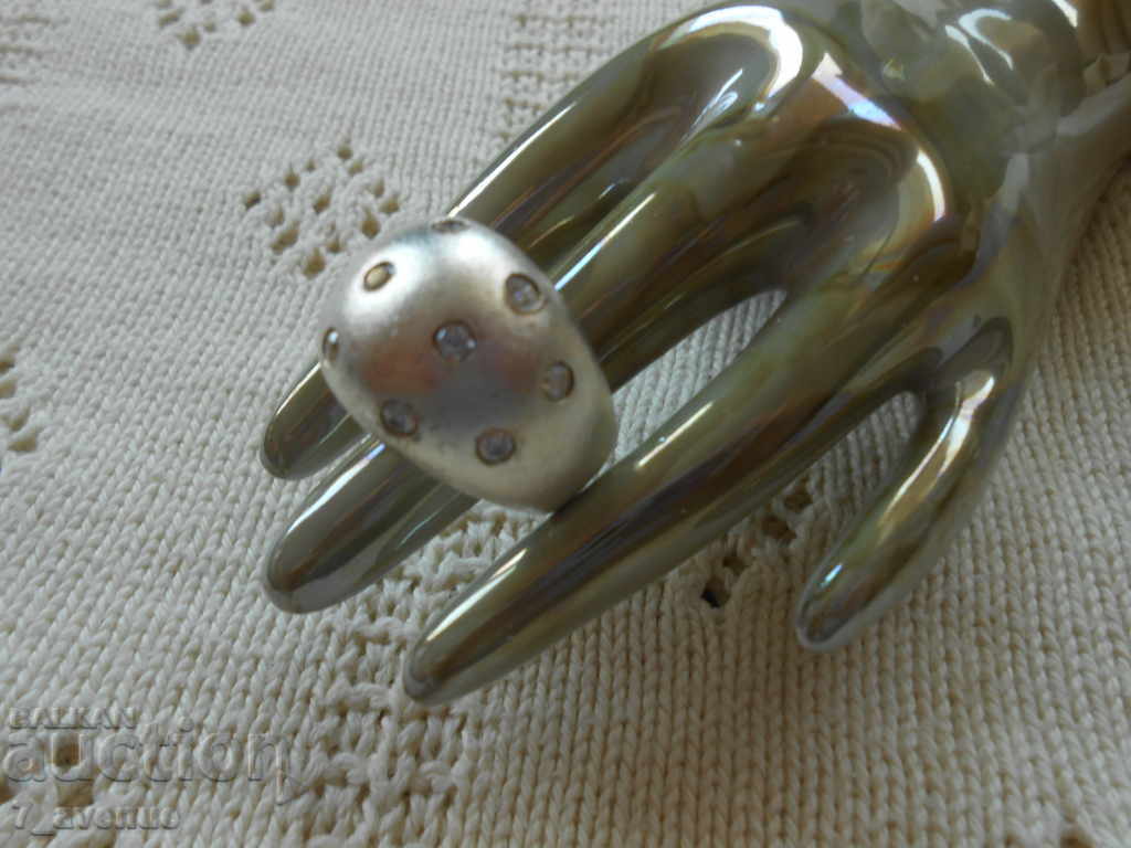 Δημοπρασία Δαχτυλίδι ασημένιο παγωμένο με πέτρες, 27.10.2020 Δημοπρασία Δαχτυλίδι ασημένιο παγωμένο με πέτρες, 27.10.2020