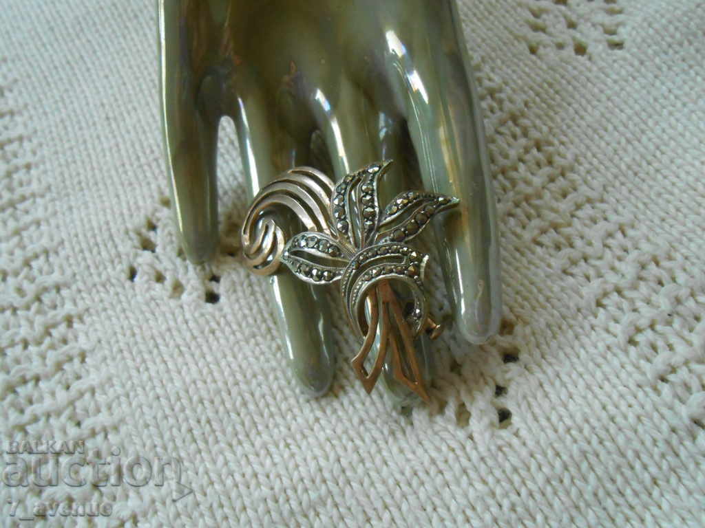 Δημοπρασία Ασημένια καρφίτσα με μαρκασίτες και επιχρύσωση, 27.10.2020 Δημοπρασία Ασημένια καρφίτσα με μαρκασίτες και επιχρύσωση, 27.10.2020