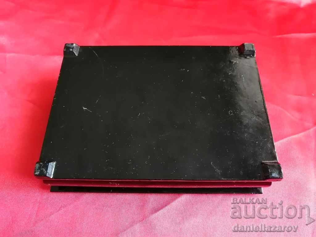 Delivery of Old Russian Varnish Box KREMLIN, Moscow, USSR