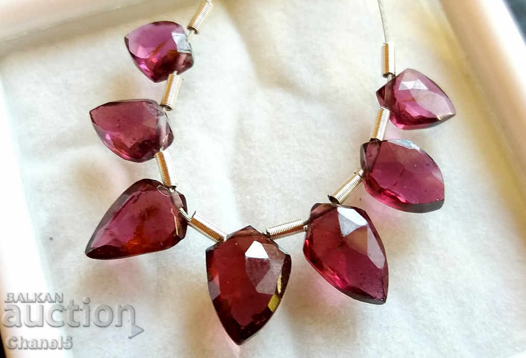 NATURAL GRANTS - 2 pcs RODONITE - 1.75 carats (91) with price 12.00 BGN | € 6.14 NATURAL GRANTS - 2 pcs RODONITE - 1.75 carats (91) with price 12.00 BGN | € 6.14