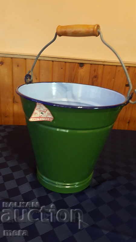 Unused enameled Bulgarian bucket from 1959