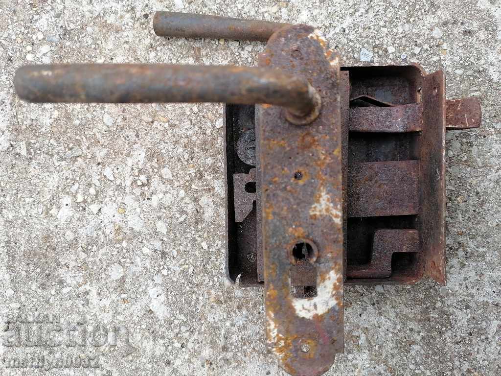 Old lock without a key, latch from the beginning of the 20th century - 5 Old lock without a key, latch from the beginning of the 20th century - 5