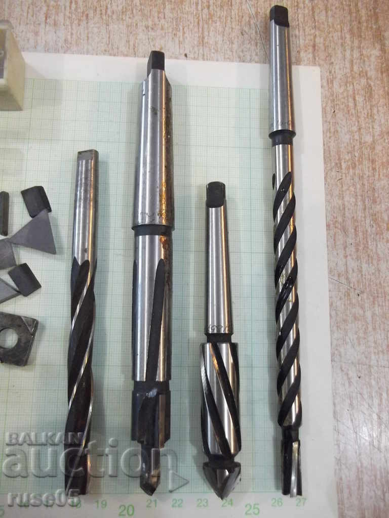 Lot of tools for metalworking machines with price 100.00 BGN | € 51.13 Lot of tools for metalworking machines with price 100.00 BGN | € 51.13