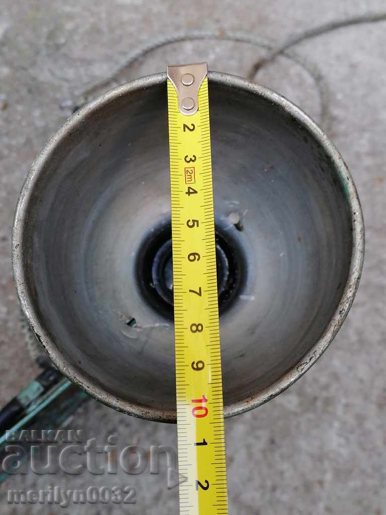 Movable electric industrial lamp with price 129.00 BGN | € 65.96 Movable electric industrial lamp with price 129.00 BGN | € 65.96