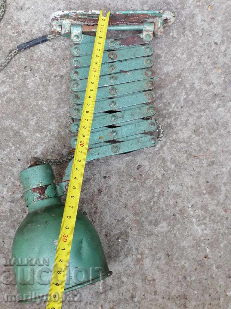 Auction Movable electric industrial lamp Auction Movable electric industrial lamp