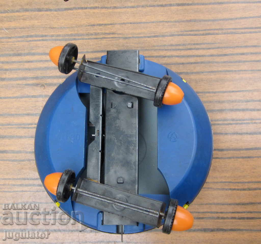 old Russian spaceship cosmos metal toy robot Cyber - 6 old Russian spaceship cosmos metal toy robot Cyber - 6