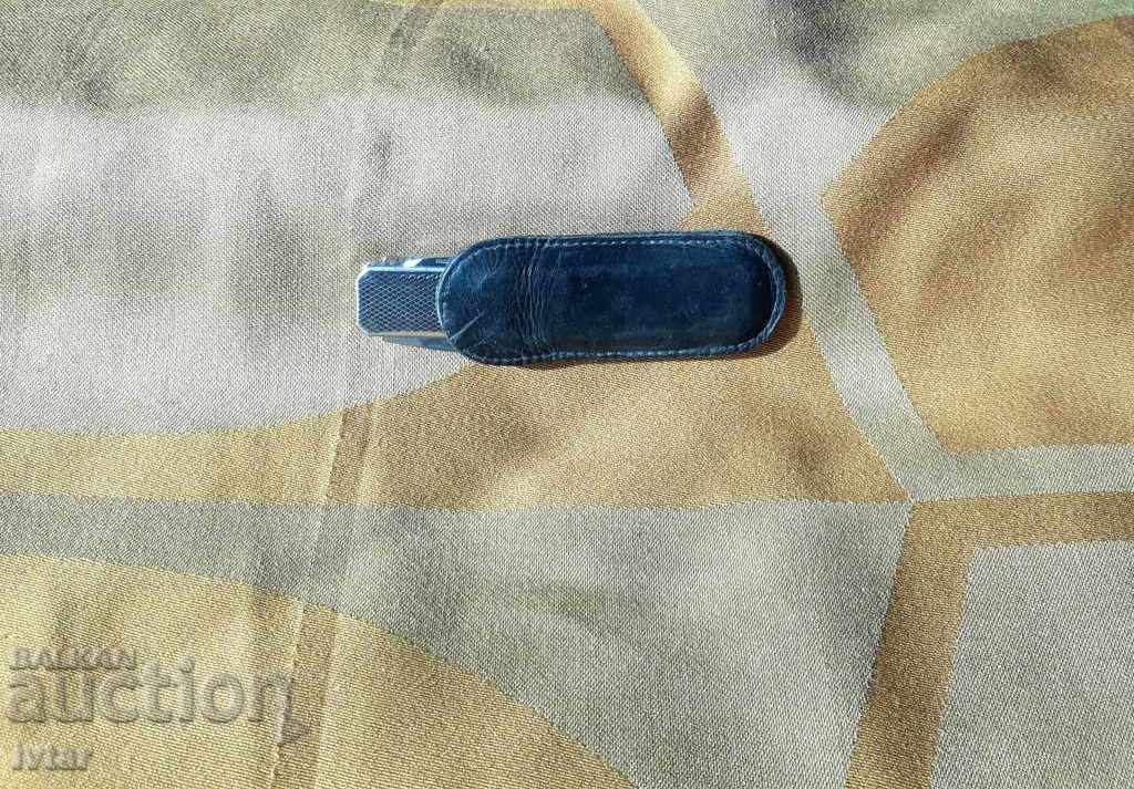 Licitație Picior mic cu carcasă Licitație Picior mic cu carcasă