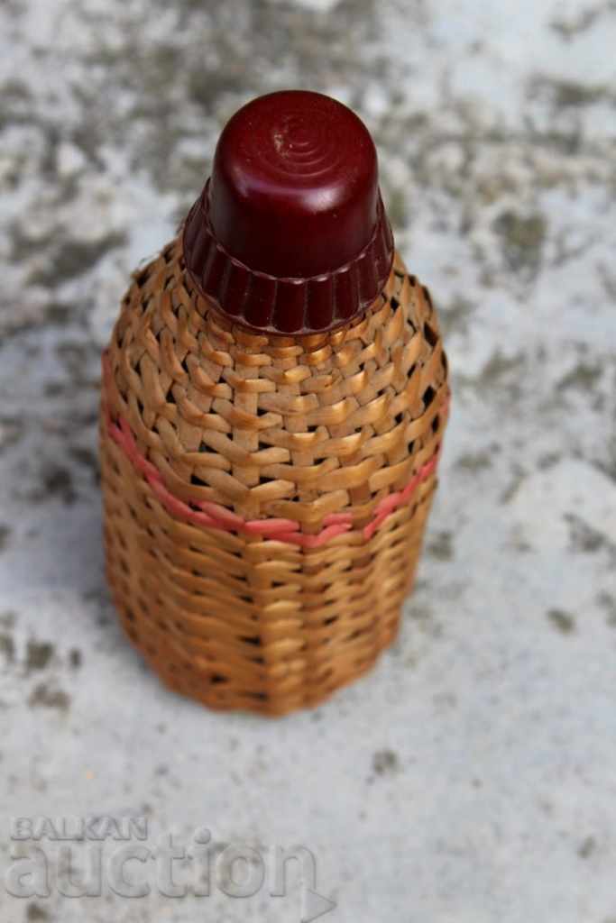 Delivery of EARLY SOC PERFUME BOTTLE ODECOLON KNITTED BAKELITE CAP