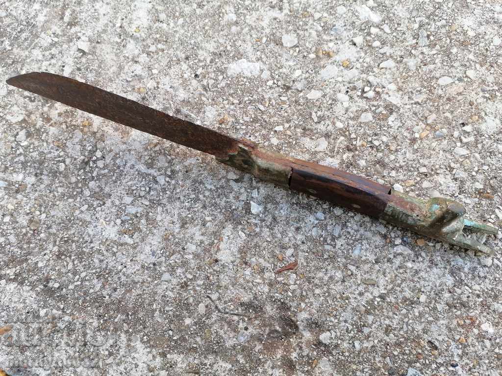 Delivery of Old hunting knife blade dagger