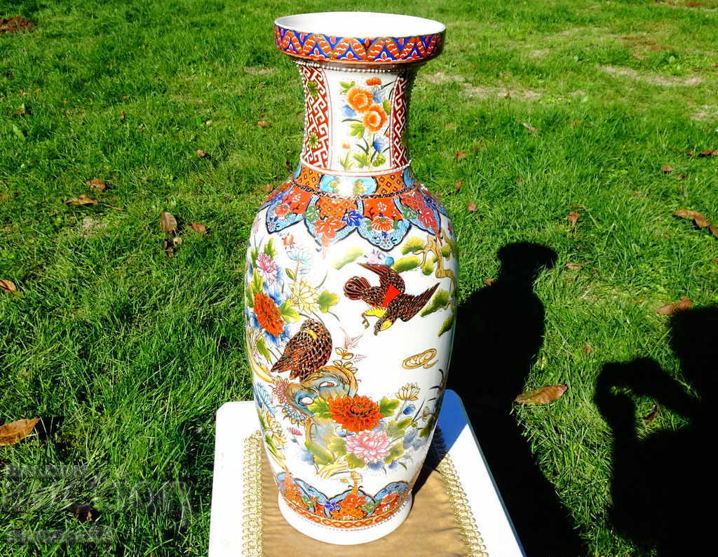 Vaza din porțelan chinez dinastia Ming 62 cm.