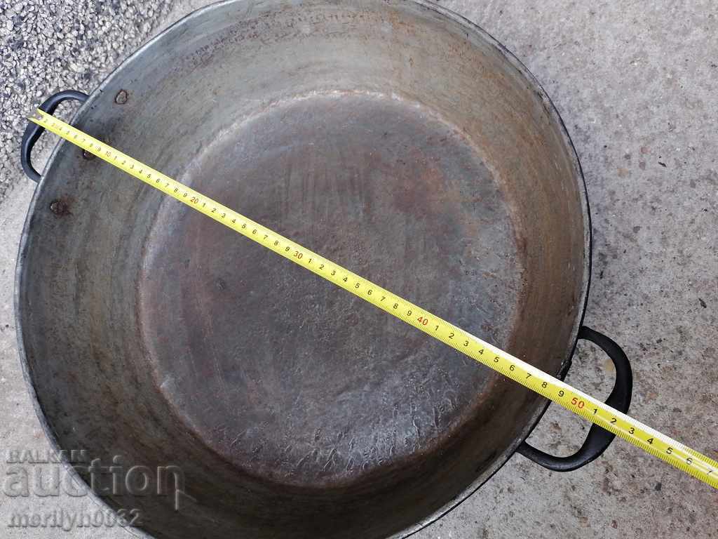 Delivery of An old copper baking tin tray copper pot
