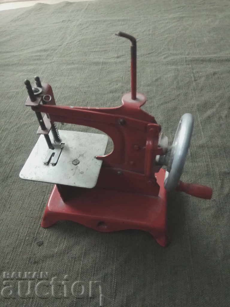 Children's sewing machine / Sheet metal toy