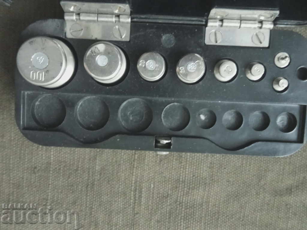 Box with weights, grams - 7 Box with weights, grams - 7