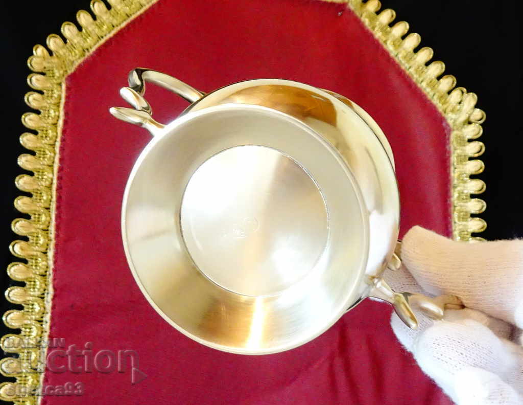 Delivery of English bronze sugar bowl, cup, baroque Delivery of English bronze sugar bowl, cup, baroque