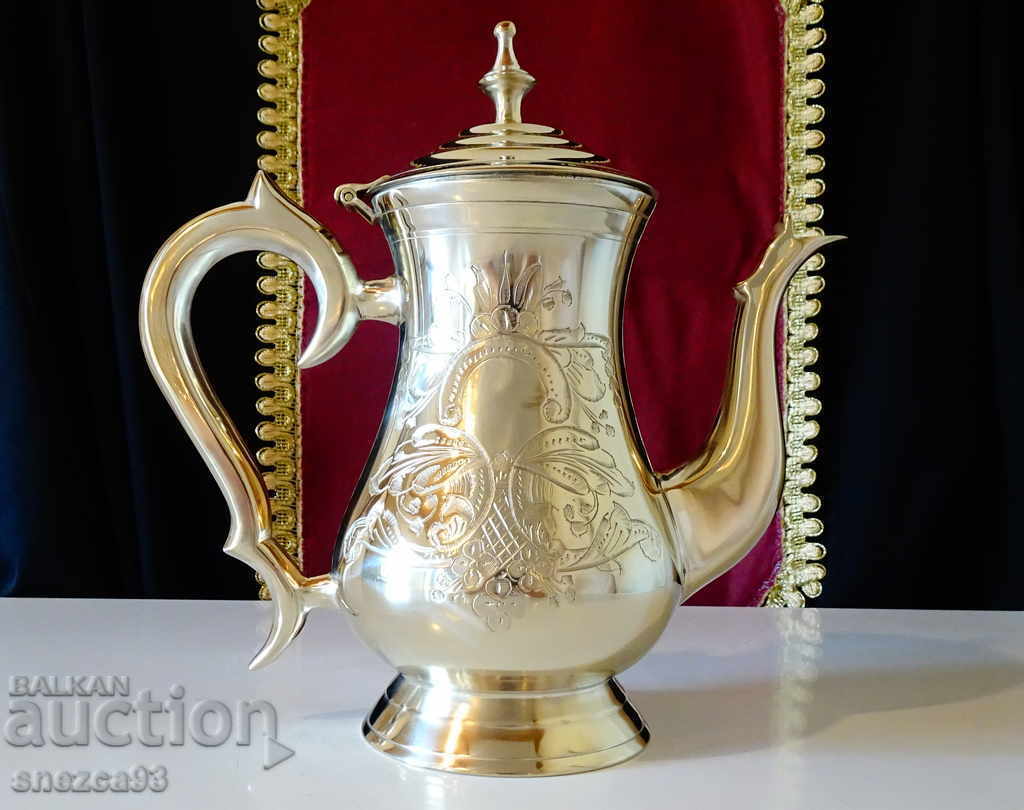English bronze jug, teapot, baroque, marking with price 86.00 BGN | € 43.97 English bronze jug, teapot, baroque, marking with price 86.00 BGN | € 43.97