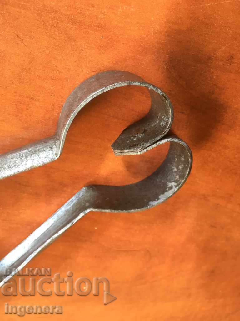 Auction  SCISSORS OLD FORGED SHEEP CUTTING TOOL