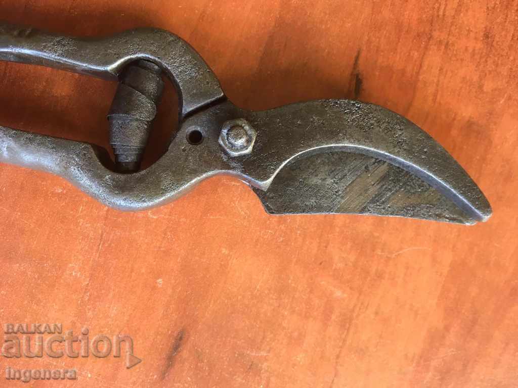 Auction  VINTAGE FORGED VINE PRUNING SHEARS-VULKAN