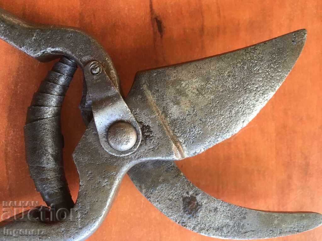 Delivery of VINTAGE FORGED VINE PRUNING SHEARS-VULKAN
