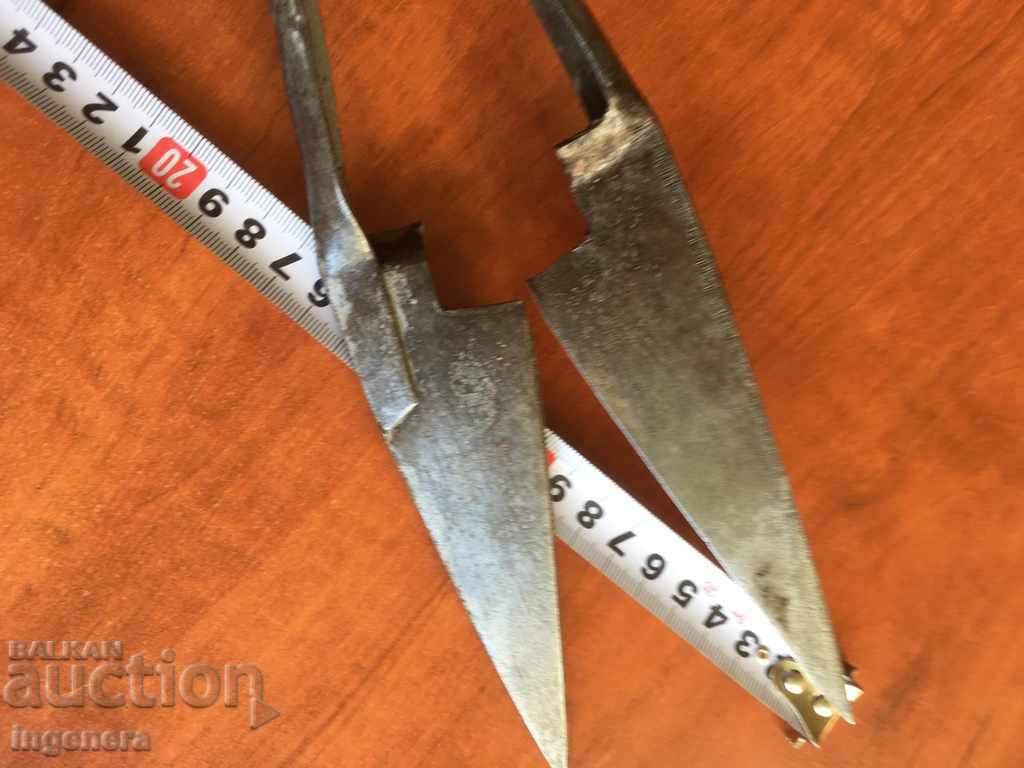 FOARFECĂ VECHE DIN FIER FORJAT PENTRU TUNS OI cu preț € 3.58 | 7.00 BGN