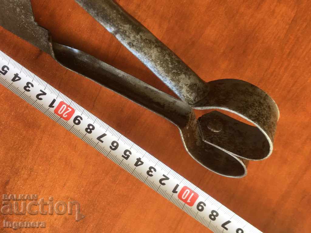 Licitație FOARFECĂ VECHE DIN FIER FORJAT PENTRU TUNS OI