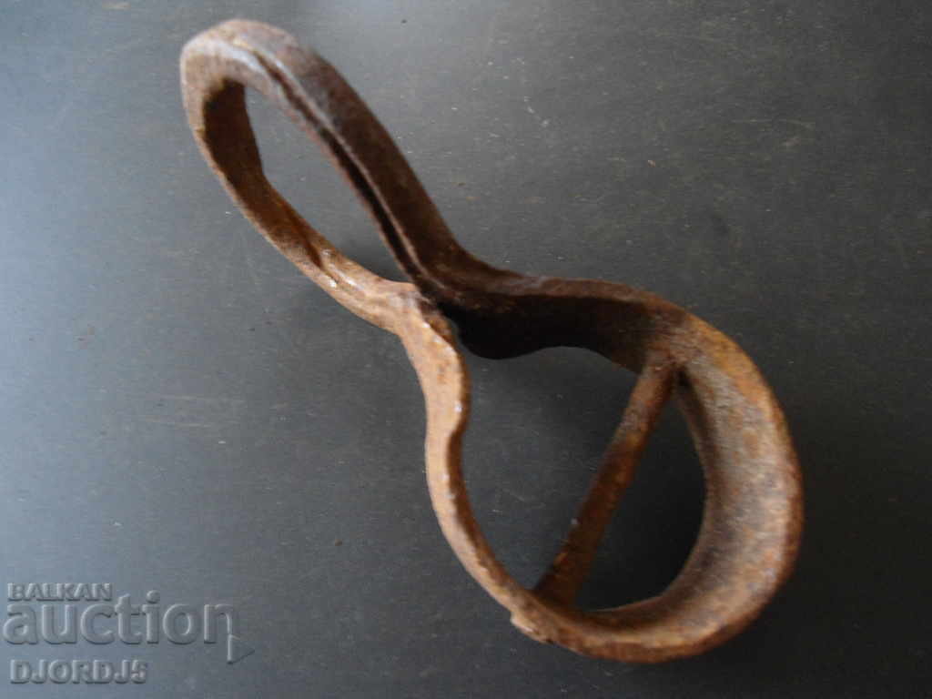Old wrought iron with price 2.00 BGN | € 1.02 Old wrought iron with price 2.00 BGN | € 1.02