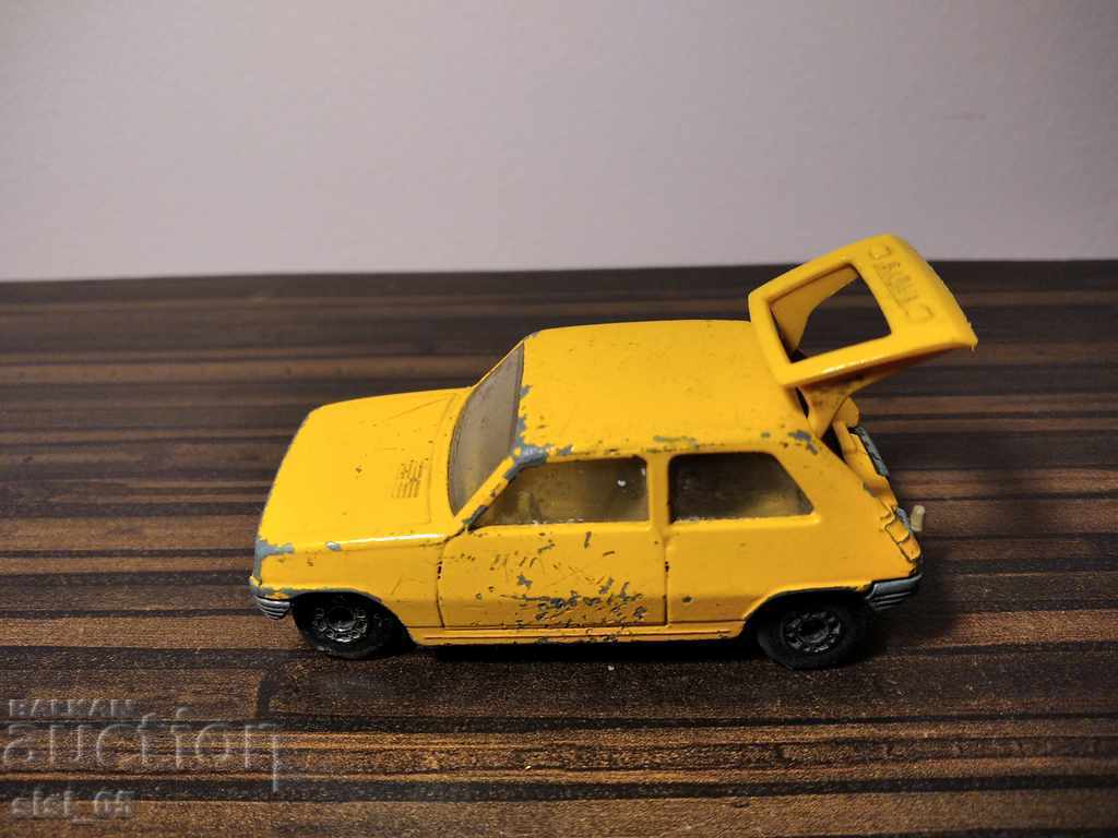 Old metal stroller Matchbox MATCHBOX RENAULT 5TL - 5