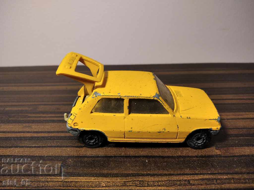 Old metal stroller Matchbox MATCHBOX RENAULT 5TL - 6