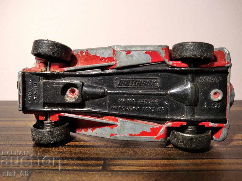 Old metal stroller Matchbox MATCHBOX JAGUAR - 7 Old metal stroller Matchbox MATCHBOX JAGUAR - 7
