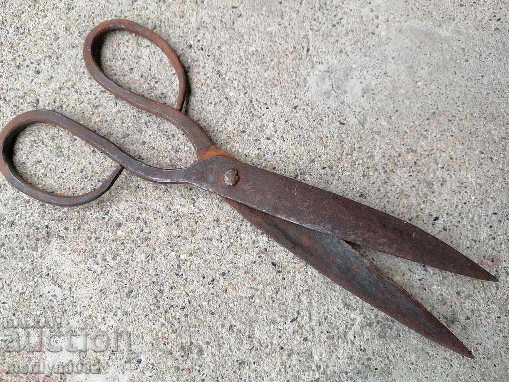 Auction Old hand forged scissors, wrought iron Auction Old hand forged scissors, wrought iron