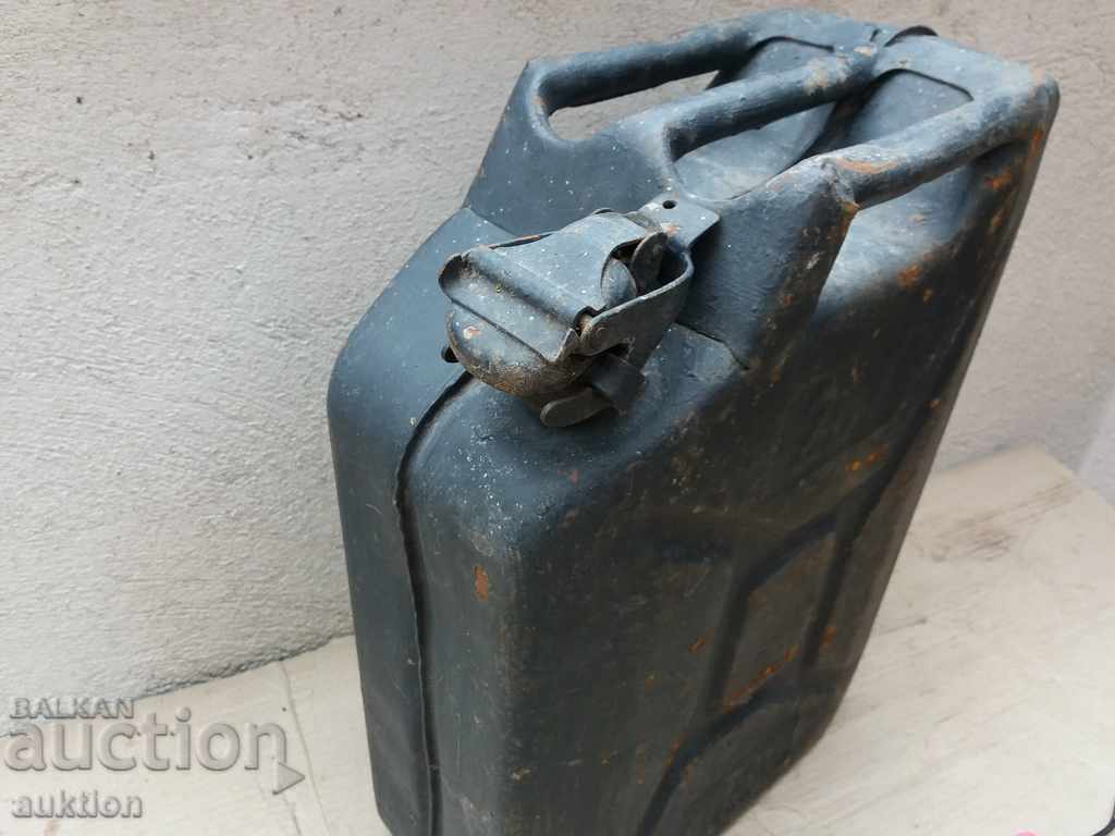 MILITARY METAL FUEL CAN - 20 LITERS - 6 MILITARY METAL FUEL CAN - 20 LITERS - 6