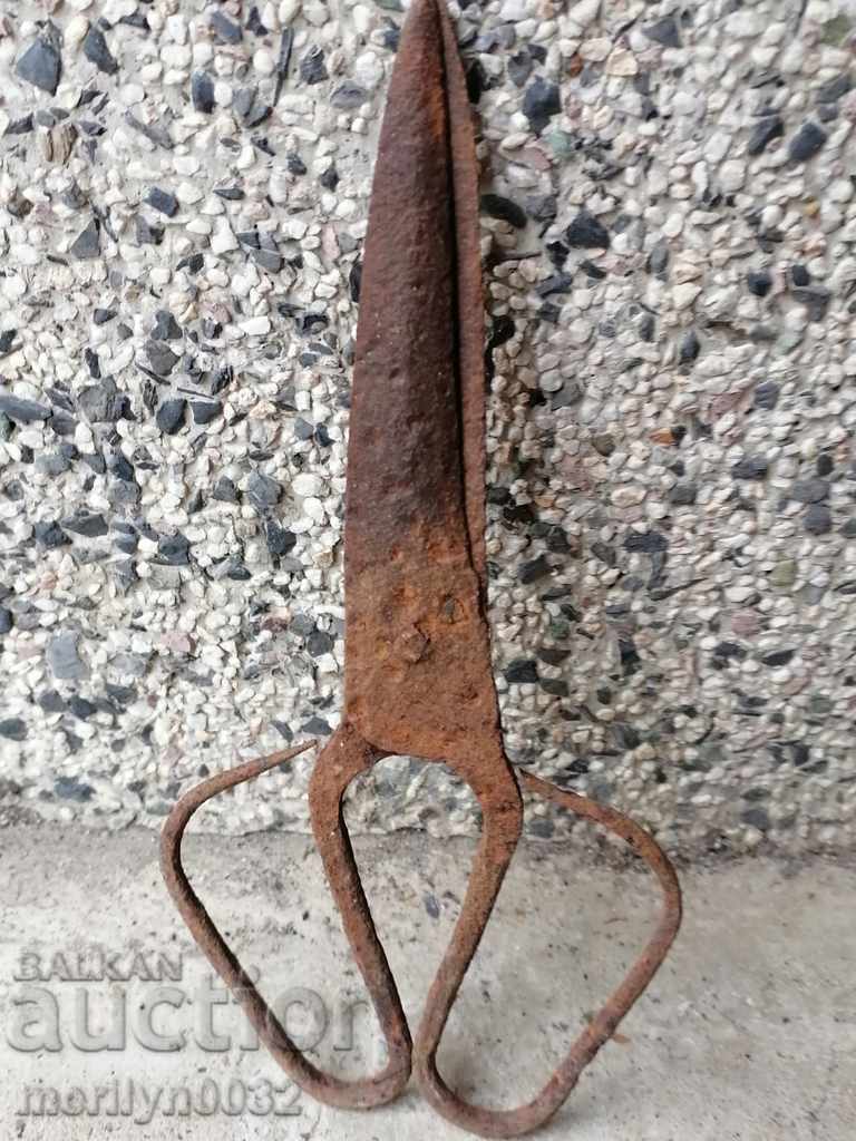 Auction Old hand forged scissors, wrought iron Auction Old hand forged scissors, wrought iron