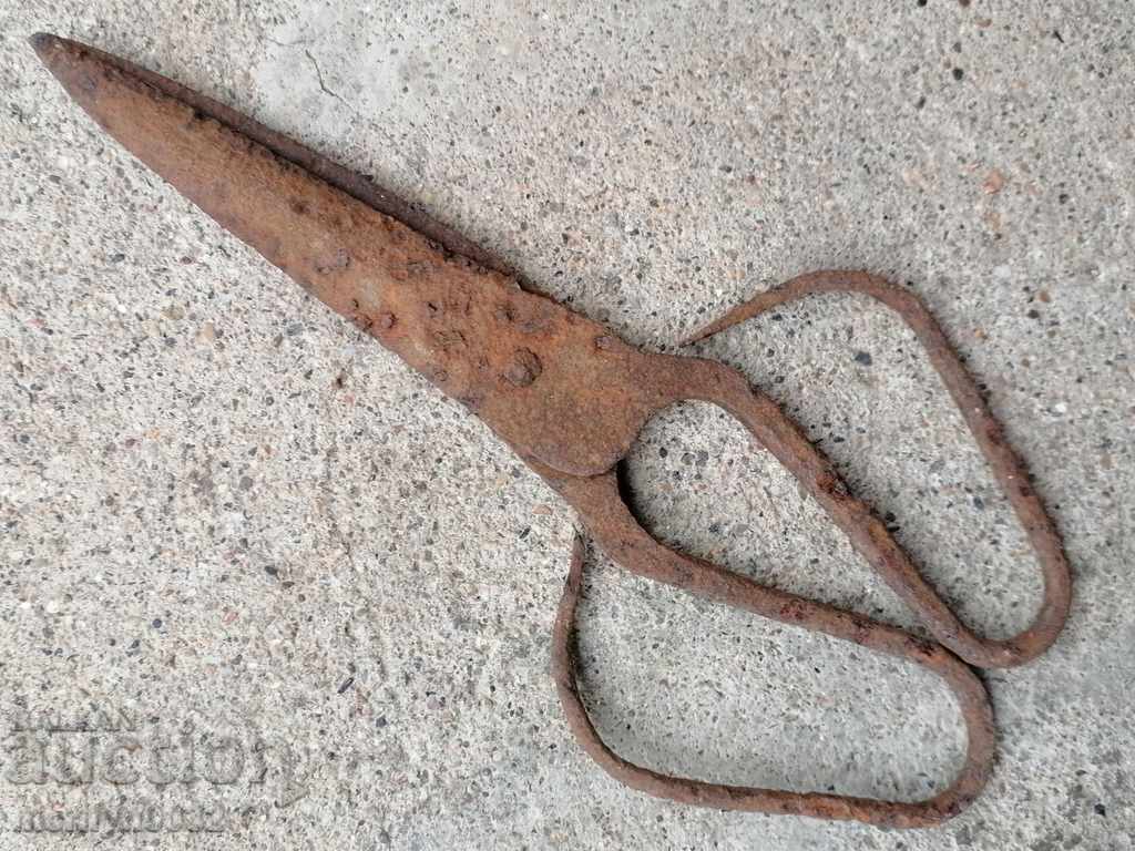 Delivery of Old hand forged scissors, wrought iron Delivery of Old hand forged scissors, wrought iron