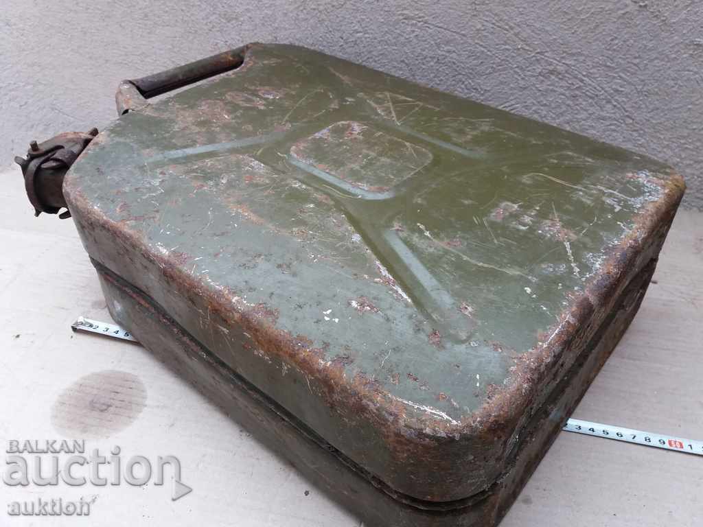 MASSIVE MILITARY FUEL CAN - 20 LITERS - 5 MASSIVE MILITARY FUEL CAN - 20 LITERS - 5