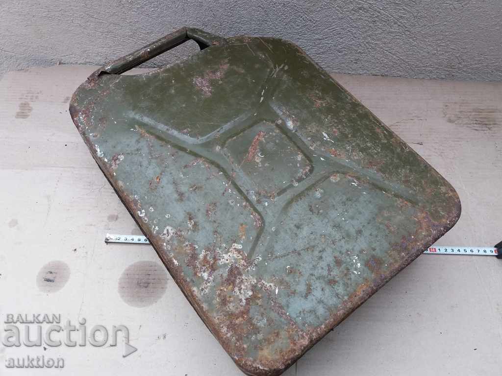 MASSIVE MILITARY FUEL CAN - 20 LITERS - 7 MASSIVE MILITARY FUEL CAN - 20 LITERS - 7