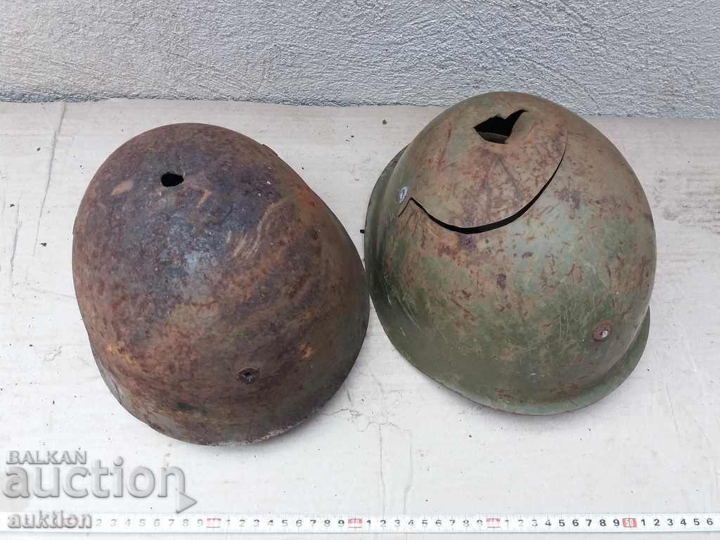 SET OF TWO MILITARY HELMETS - BA - 5 SET OF TWO MILITARY HELMETS - BA - 5