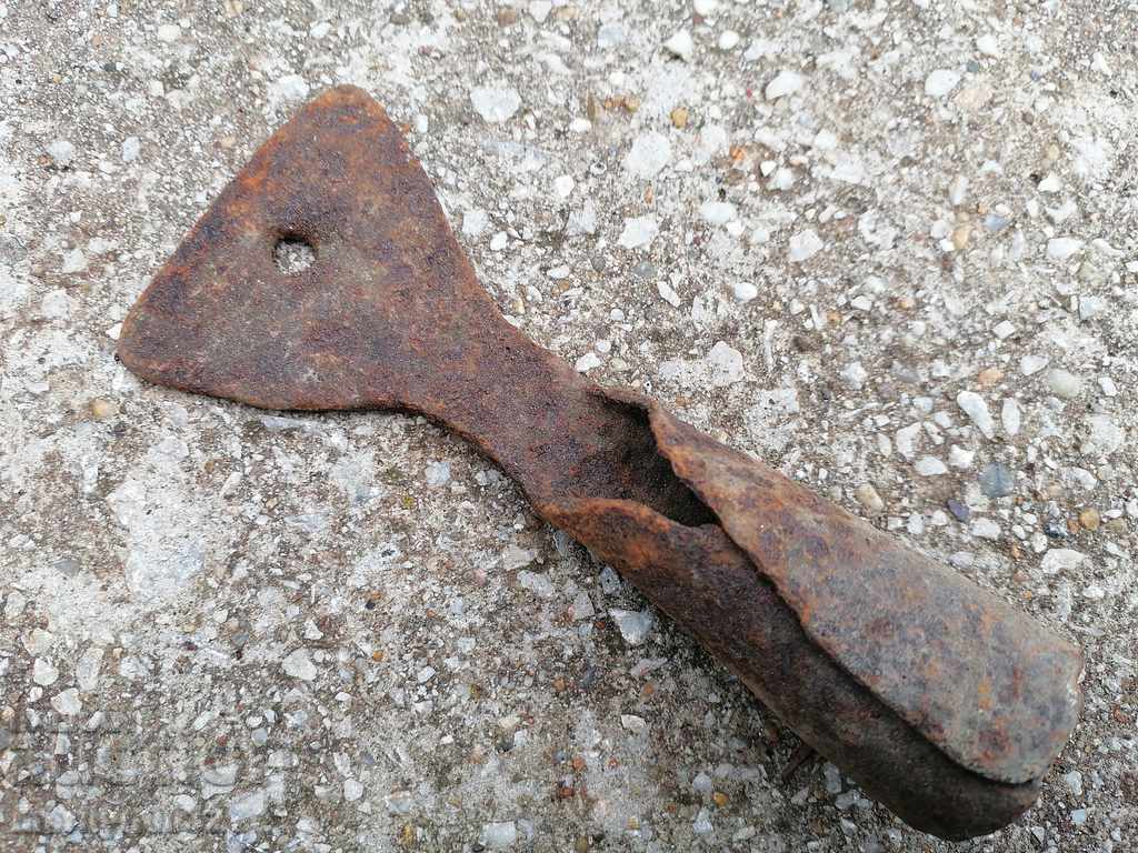 Old forged scabbard, gingerbread, gingerbread, bruises with price 33.00 BGN | € 16.87 Old forged scabbard, gingerbread, gingerbread, bruises with price 33.00 BGN | € 16.87