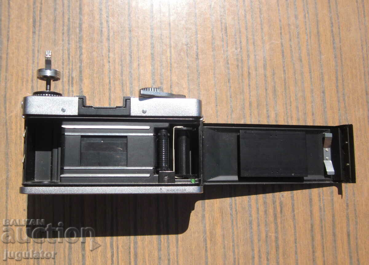 old German PRAKTICA or PENTACON camera for parts - 5 old German PRAKTICA or PENTACON camera for parts - 5