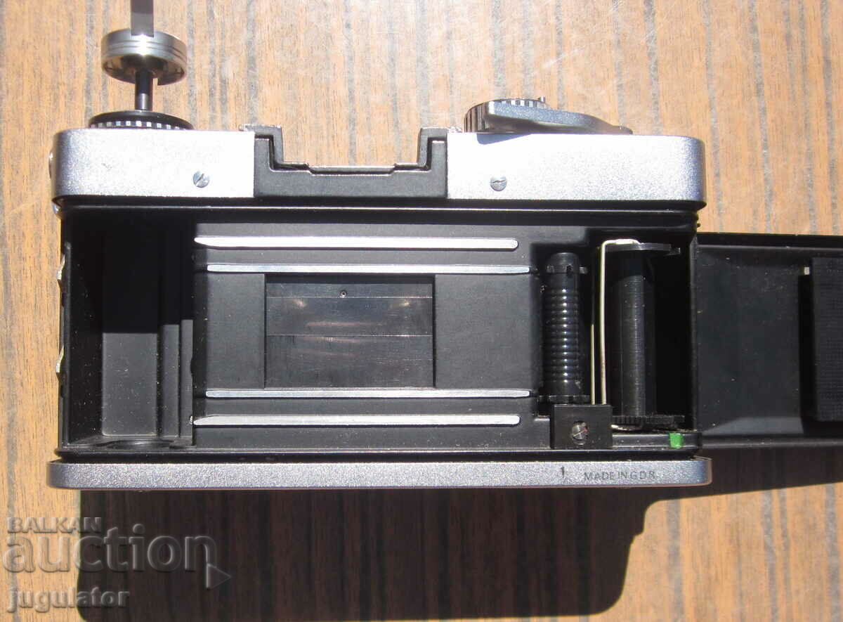 old German PRAKTICA or PENTACON camera for parts - 6 old German PRAKTICA or PENTACON camera for parts - 6