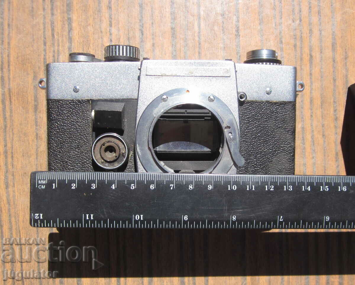 old German PRAKTICA or PENTACON camera for parts - 7 old German PRAKTICA or PENTACON camera for parts - 7