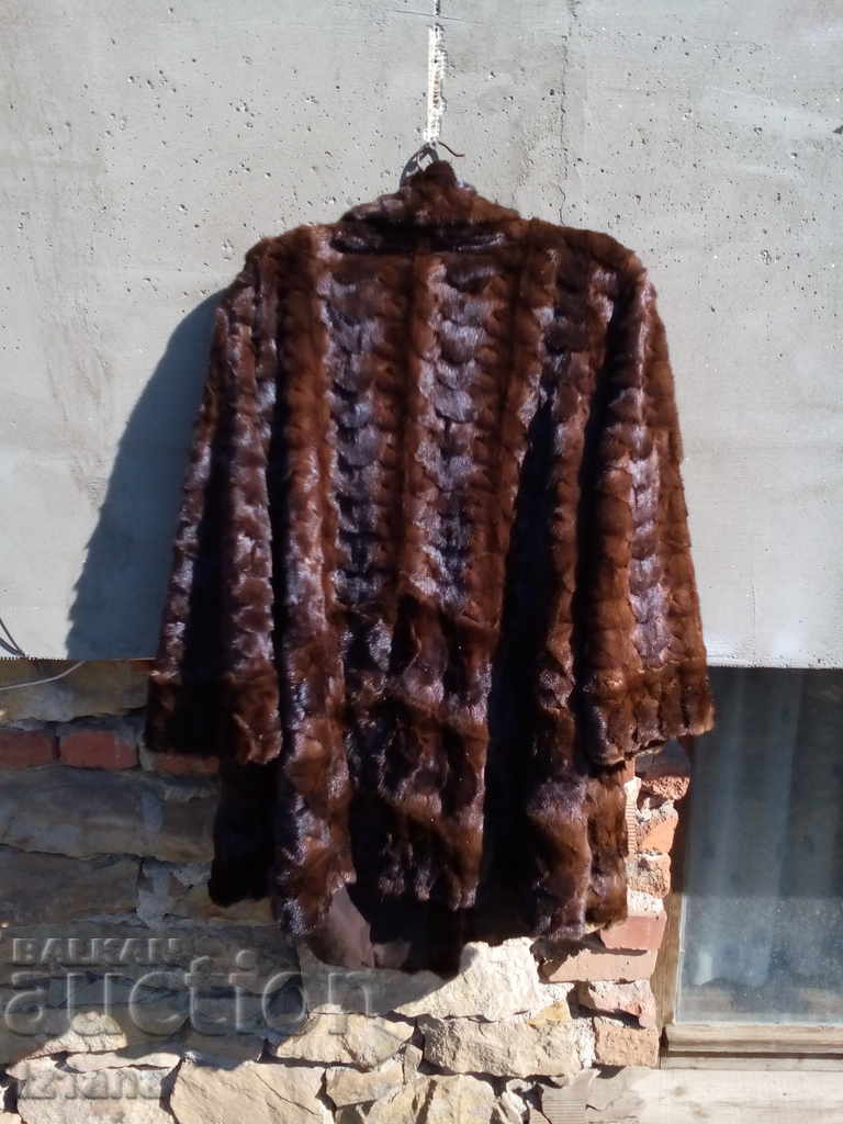 Delivery of Old lady's fur coat Delivery of Old lady's fur coat