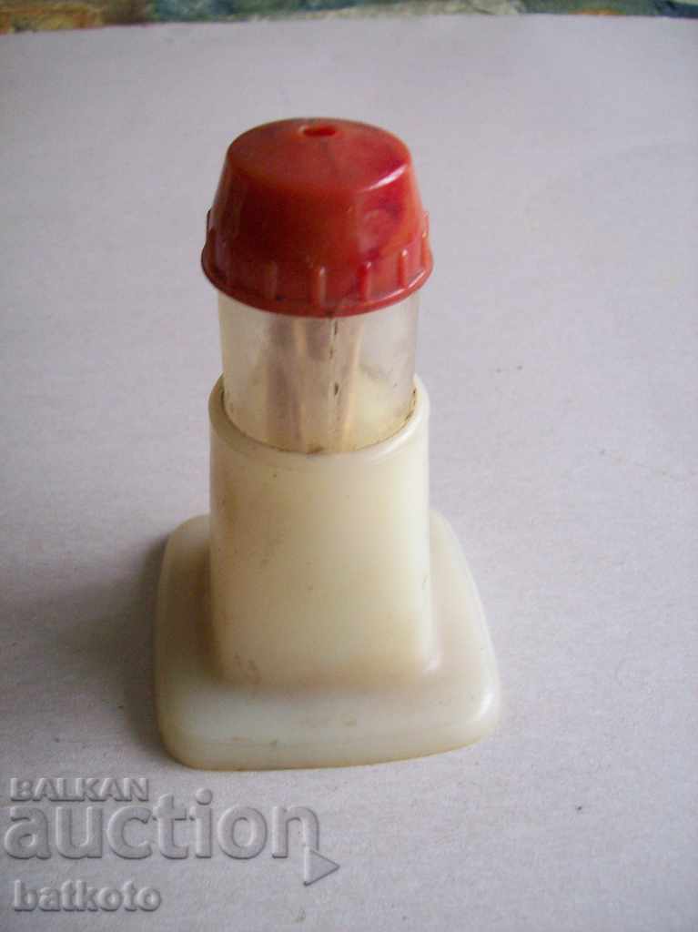 Automatic toothpick holder from the sauce