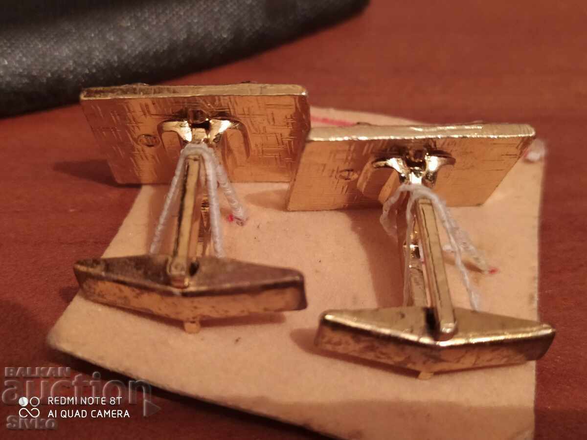 Buttons with price 1.99 BGN | € 1.02 Buttons with price 1.99 BGN | € 1.02