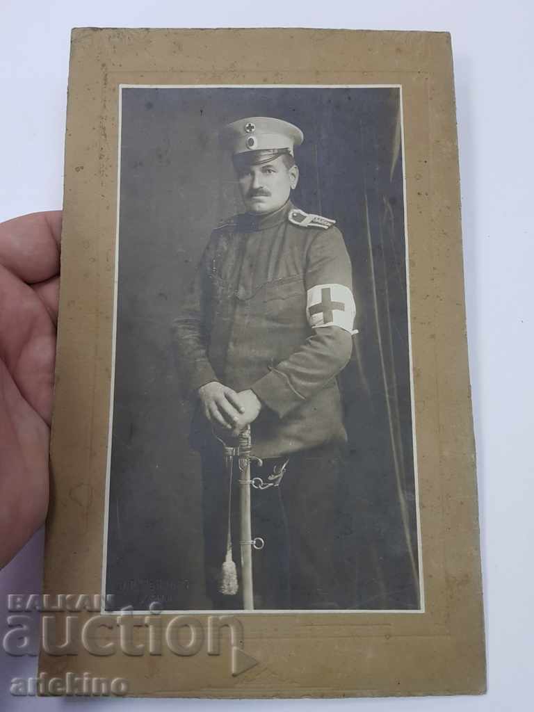 Много рядка българска царска фотография военен медик