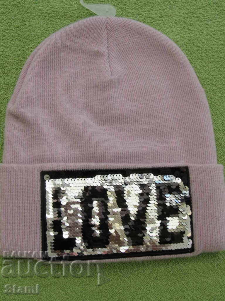 Pălărie de damă United Colors of Benetton de culoare cappuccino cu preț 45.00 BGN | € 23.01 Pălărie de damă United Colors of Benetton de culoare cappuccino cu preț 45.00 BGN | € 23.01