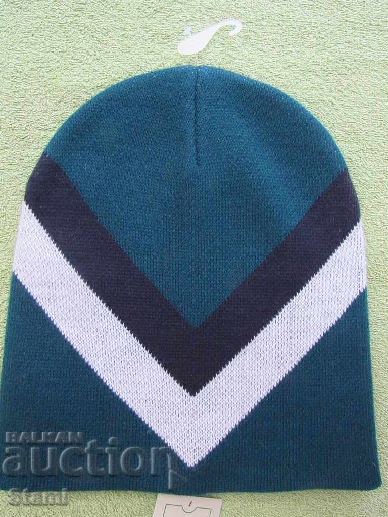 Pălărie bărbătească United Colors of Benetton-model sportiv cu preț 45.00 BGN | € 23.01