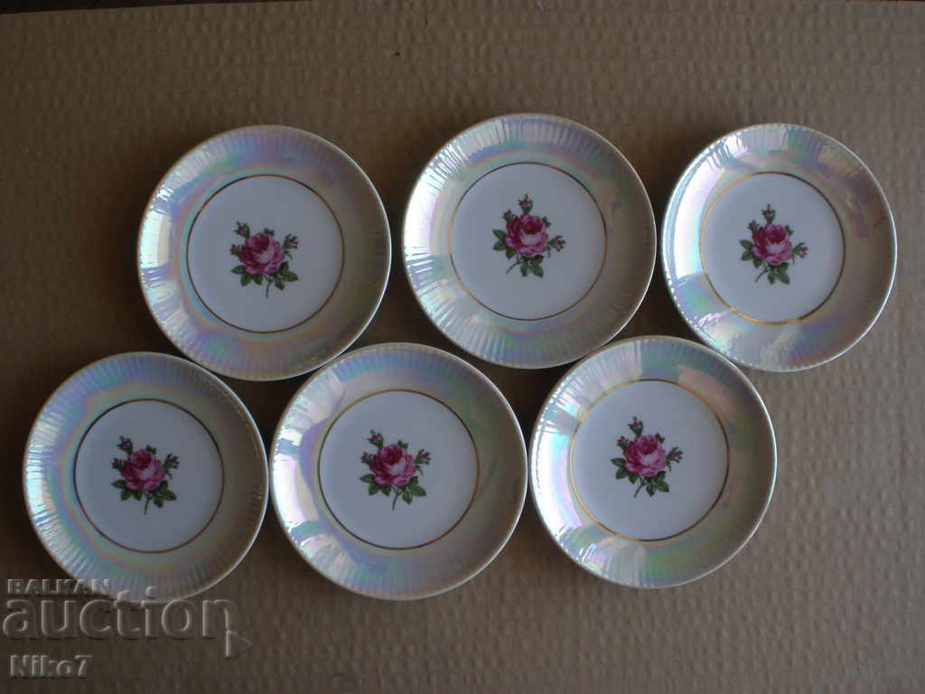 "Farfurii vechi din porțelan german "JLMENAU""