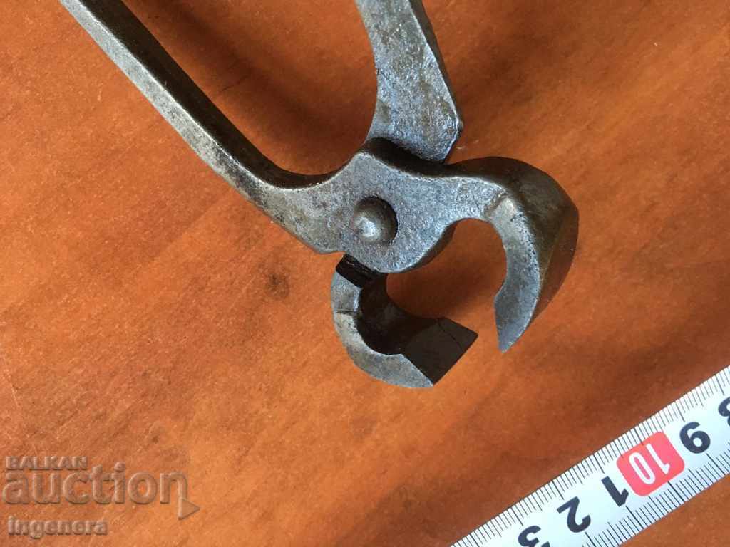 CLEȘTE KERPEDEN VECHI UNEALTĂ FORJATĂ cu preț € 5.11 | 9.99 BGN