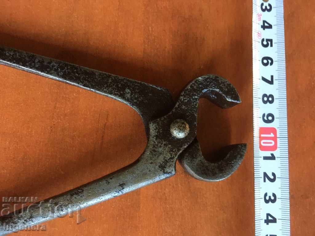Licitație CLEȘTE KERPEDEN VECHI UNEALTĂ FORJATĂ